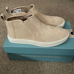 Tom’s Bryce Sand Suede